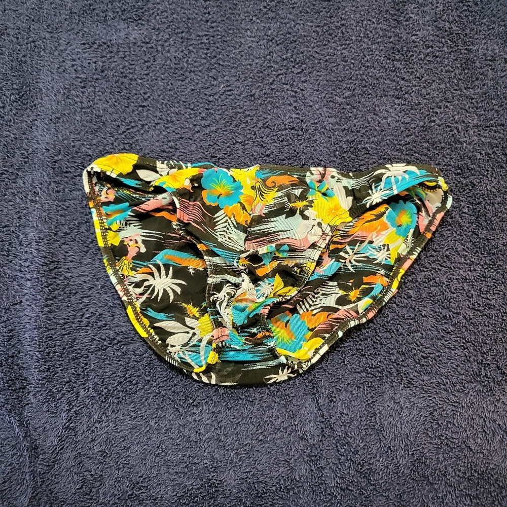 Men's bikini briefs